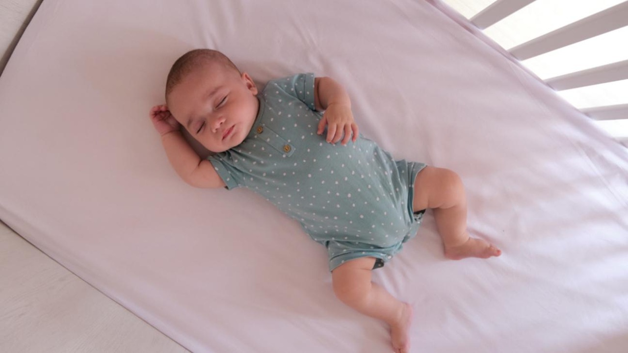 Summer Sleepwear Tips: How to Dress a Baby for Hot Nights