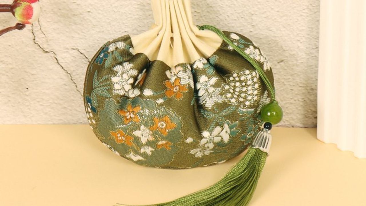 How to Keep Your Home Smelling Great with Scented Pouches